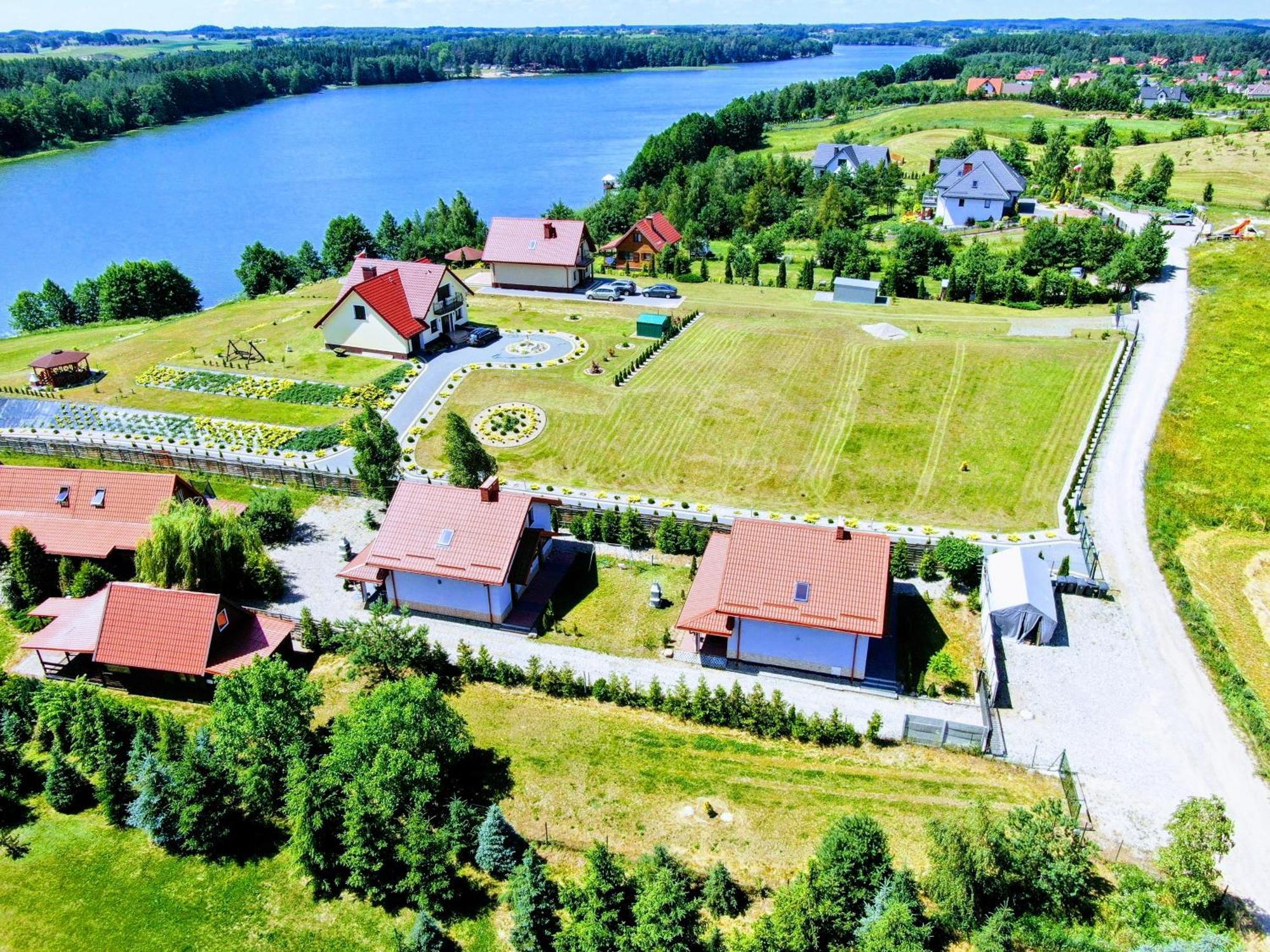 Apartamenty Jasmin I Lilia Jez. Sunowo Kolo Elku Chrzanowo エクステリア 写真